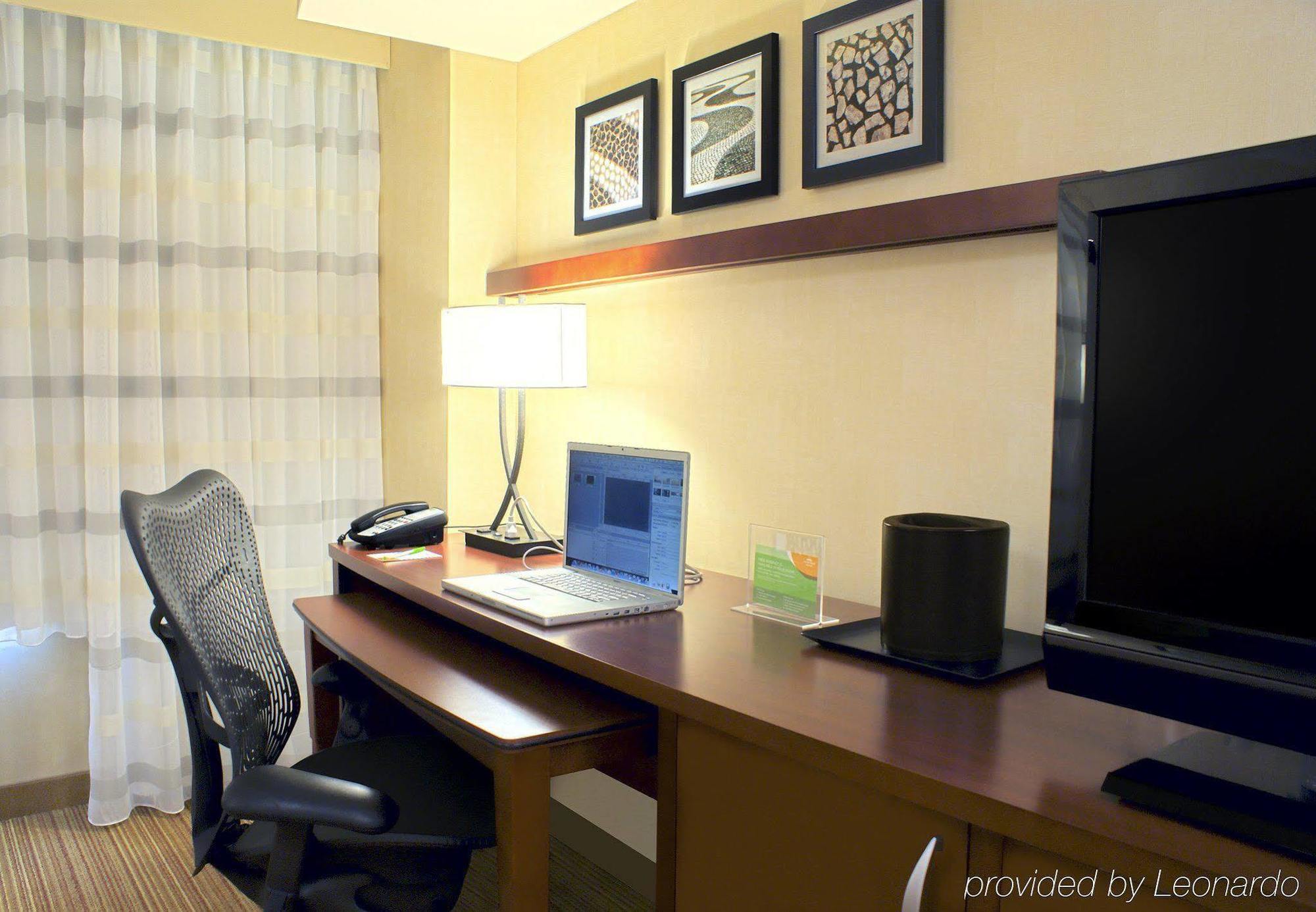 Courtyard By Marriott Silver Spring Downtown Стая снимка